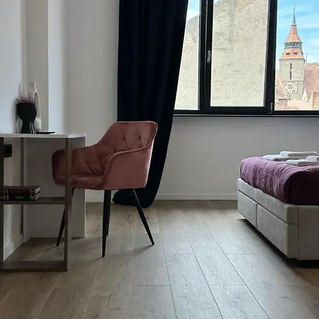 Peaceful For Romantic Getaways Near Black Church - 3min Walk Brasov