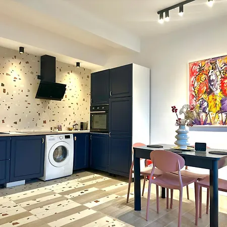 Lejlighed Peaceful For Romantic Getaways Near Black Church - 3min Walk *