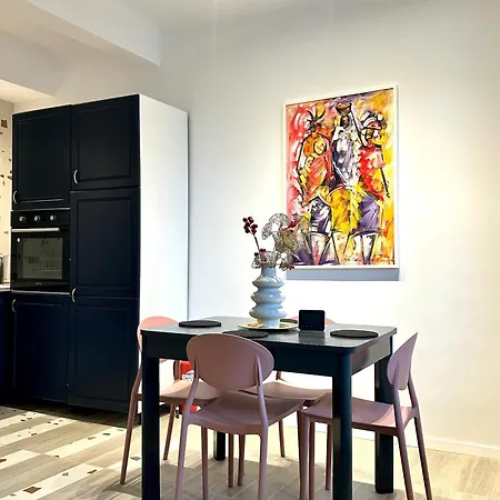 Lejlighed Peaceful For Romantic Getaways Near Black Church - 3min Walk *